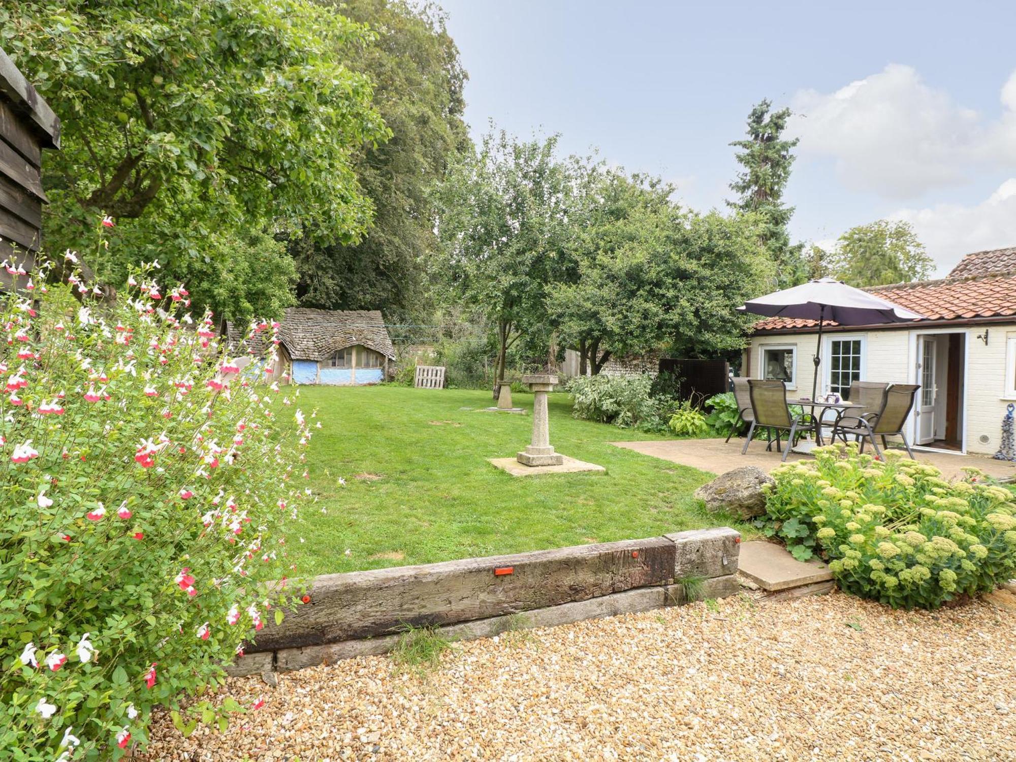 Garden House Villa Thetford Exterior photo