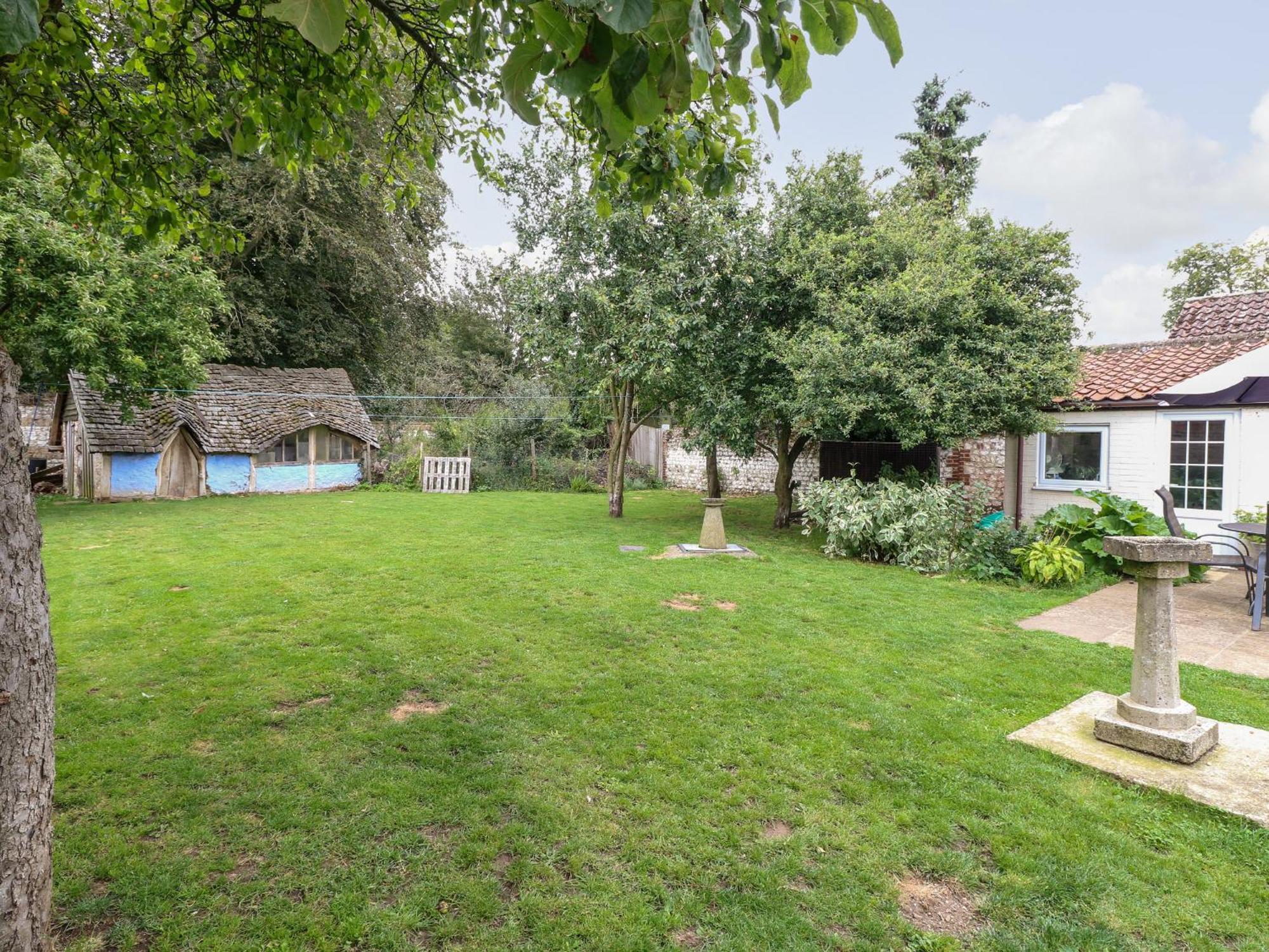 Garden House Villa Thetford Exterior photo
